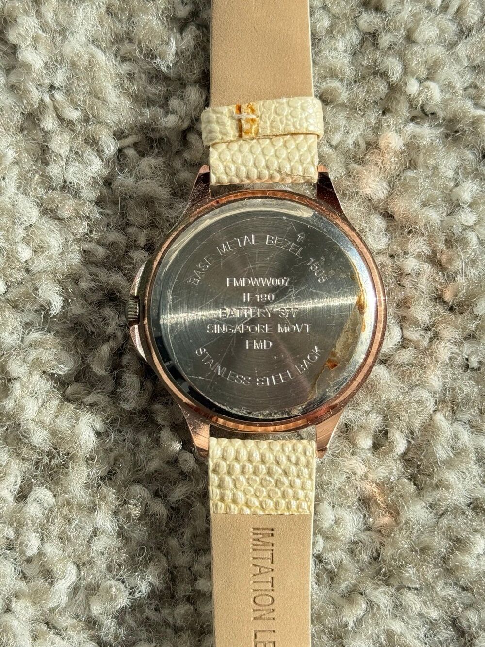 rose gold watch - Picture 4 of 5